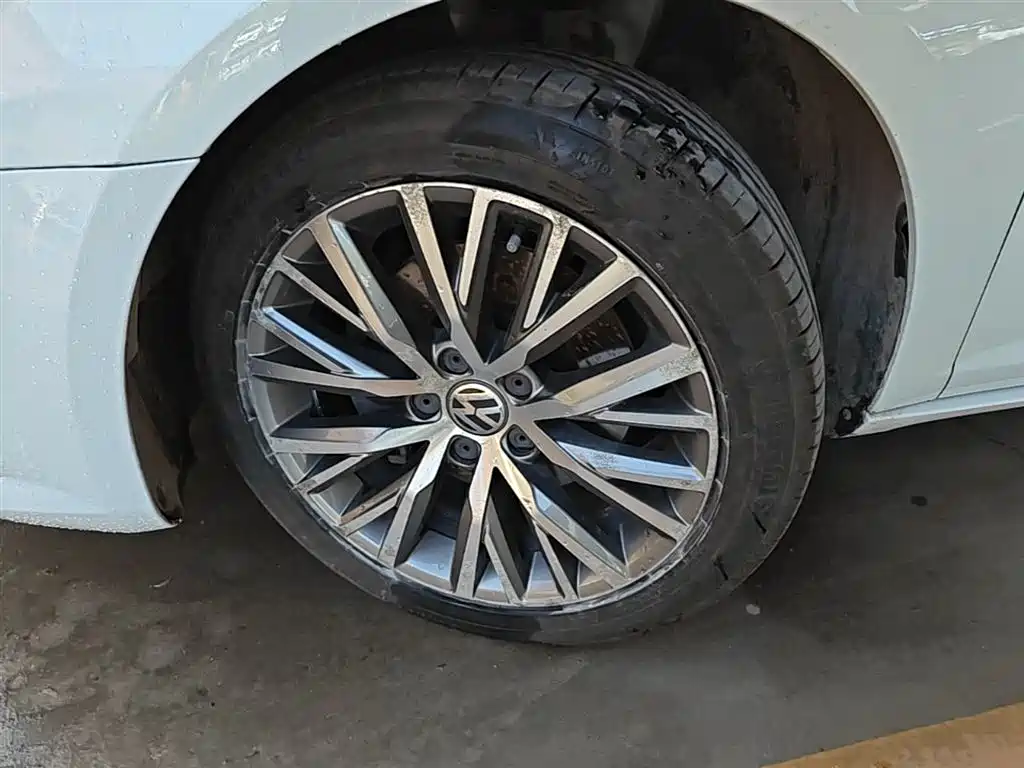 Volkswagen FAW-Volkswagen CC 2016 Model 1.8TSI Luxury фото 23