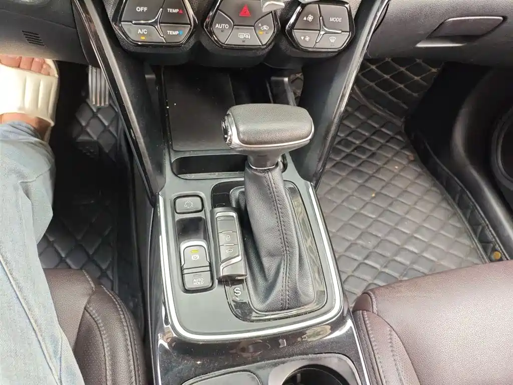 GAC Trumpchi Trumpchi GS4 2018 235T Automatic 2WD Luxury Smart Connect фото 7