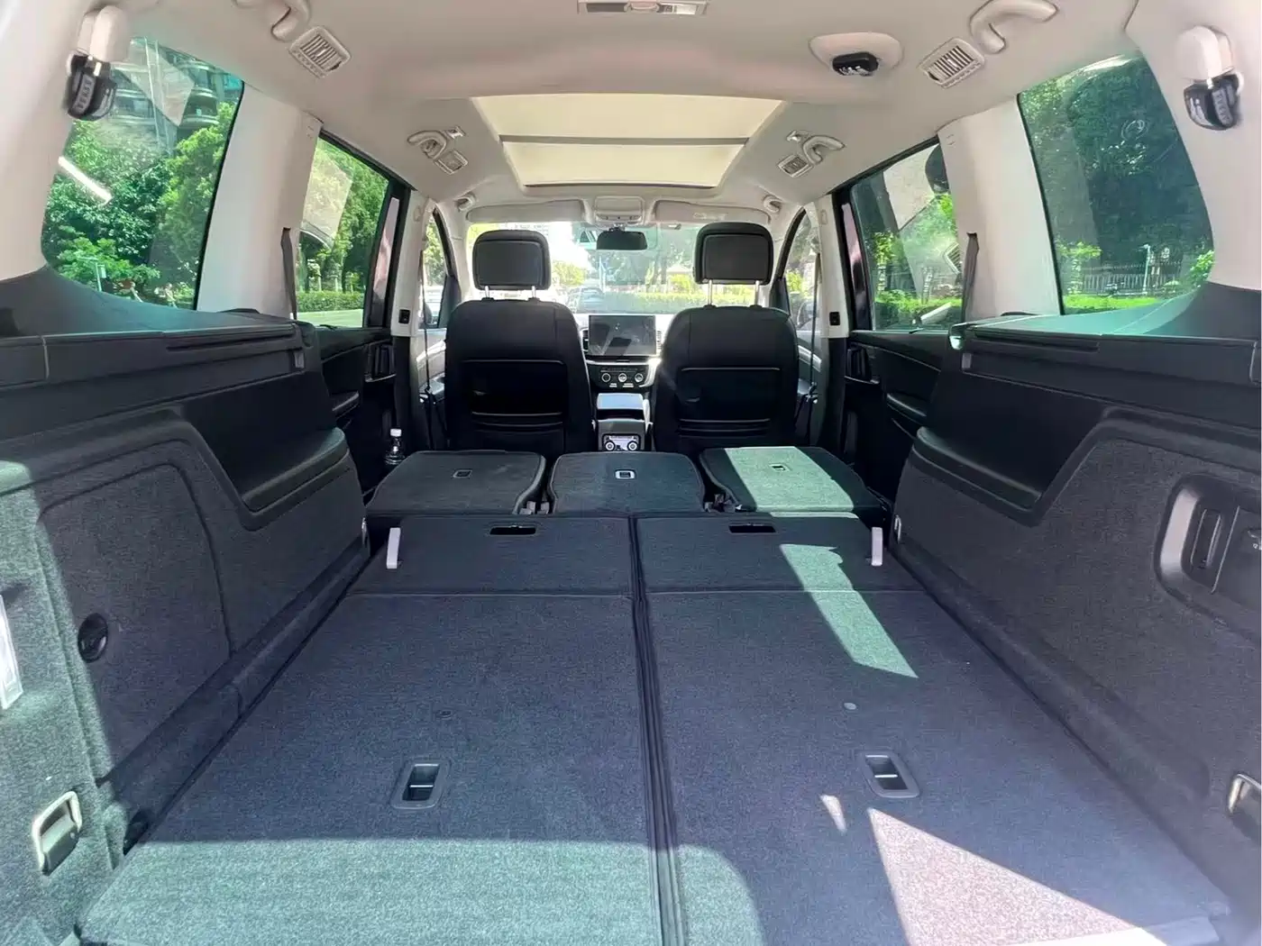 Volkswagen Sharan 2018 380TSI Premium 7-Seater фото 13