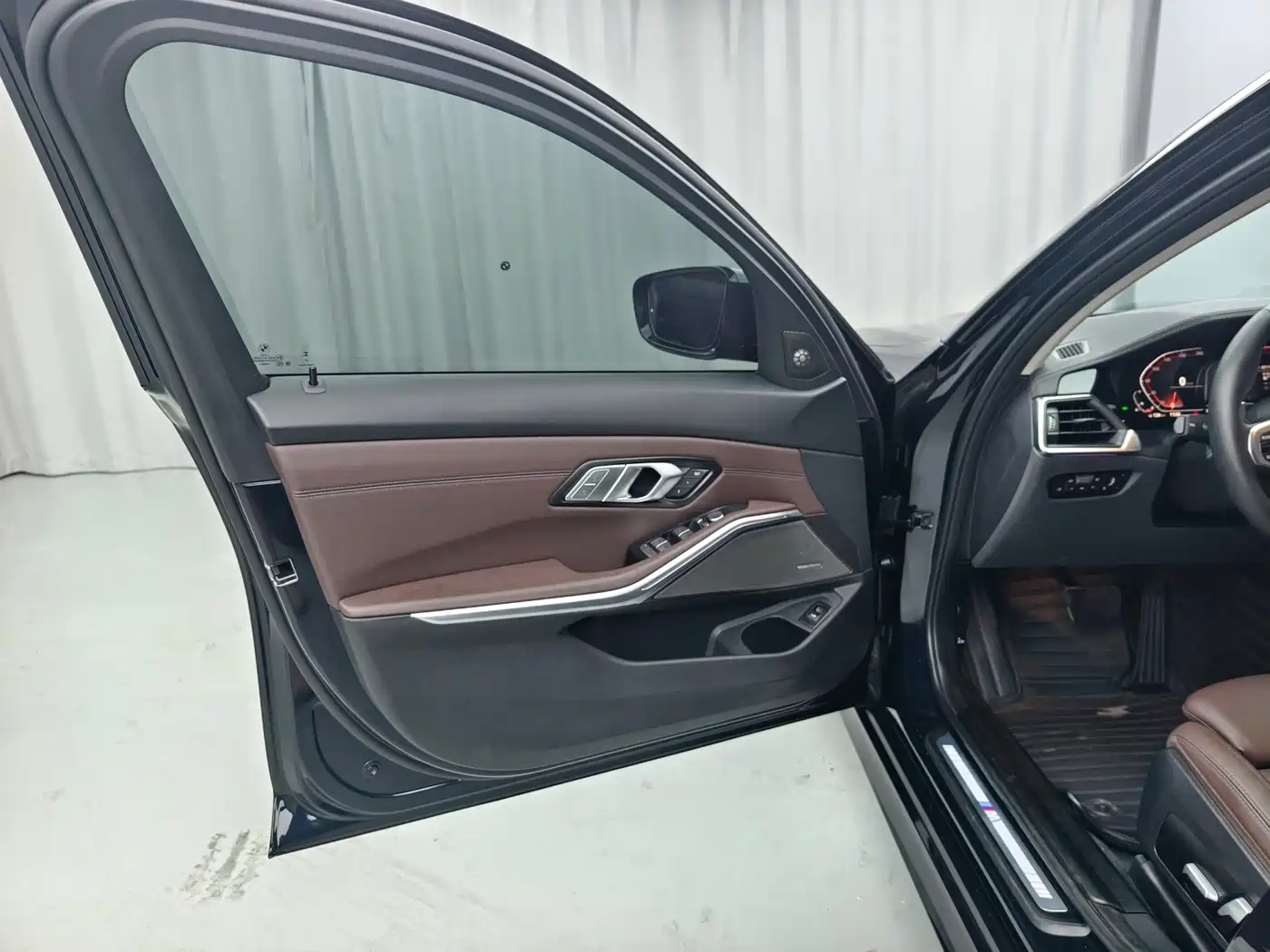 BMW 3 Series 2022 325Li M Sport Shadow Edition фото 7