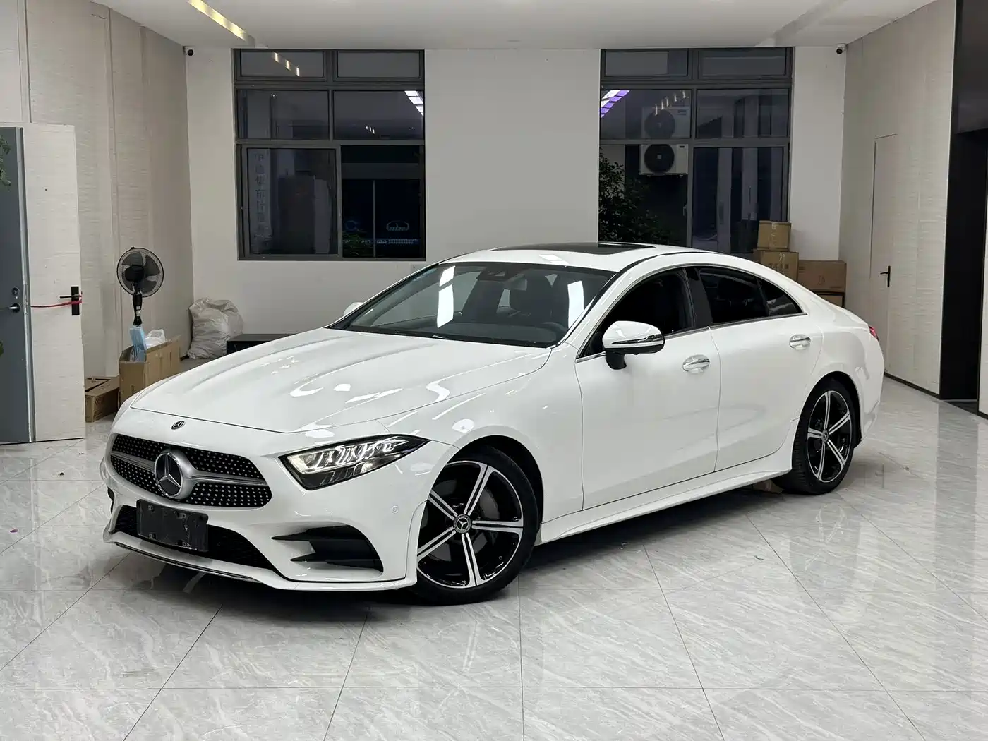 Photo 1 - Mercedes-Benz CLS