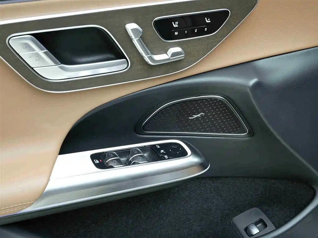 Mercedes-Benz E-Class 2025 E 300 L Fashion фото 15