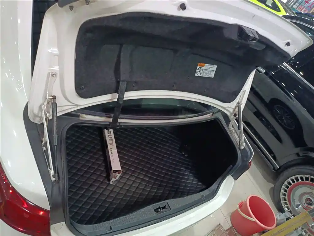 Toyota Crown 2015 2.5L Elite Version фото 15
