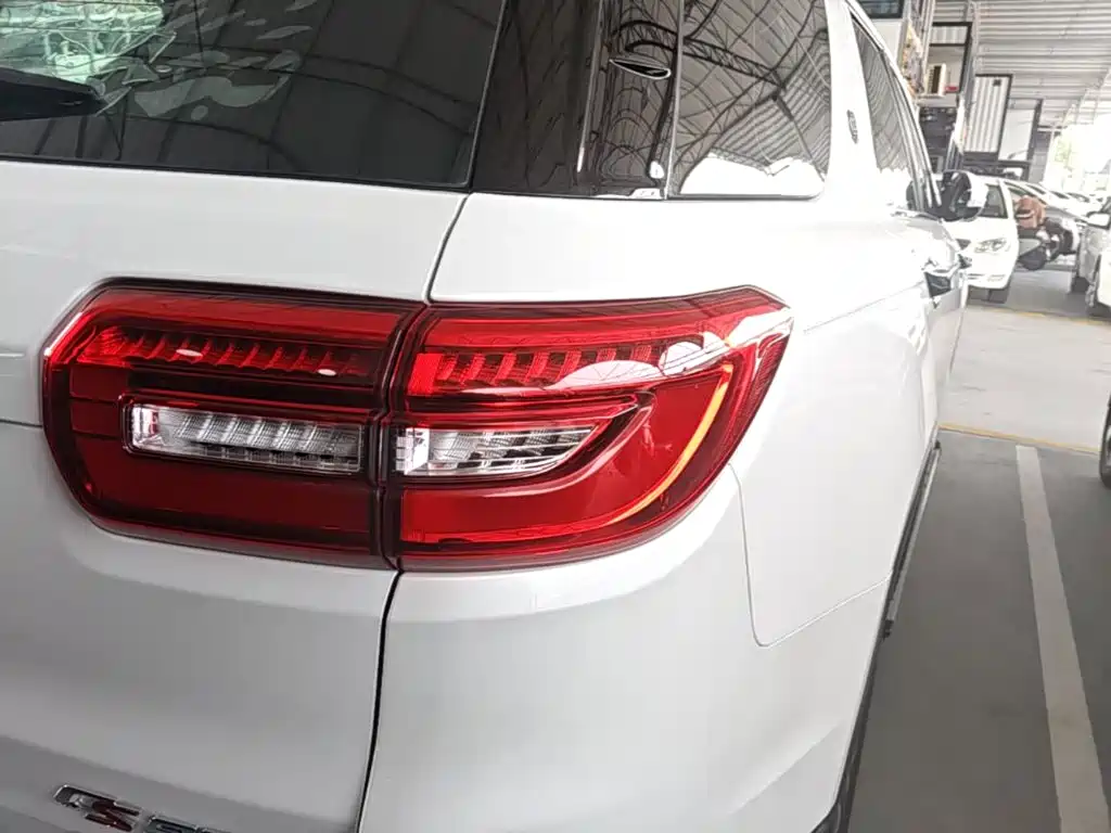 Changan CS95 2017 2017 2.0T FWD Zhitu Edition