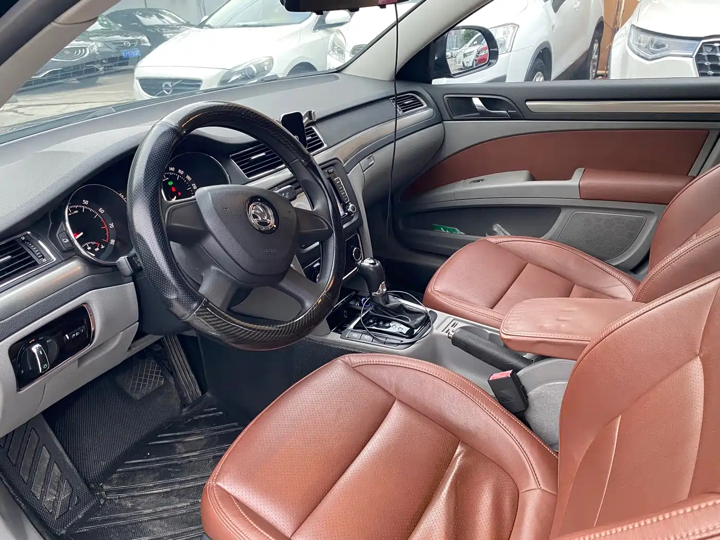 Škoda Superb 2013 1.4TSI DSG Gentleman Edition фото 5