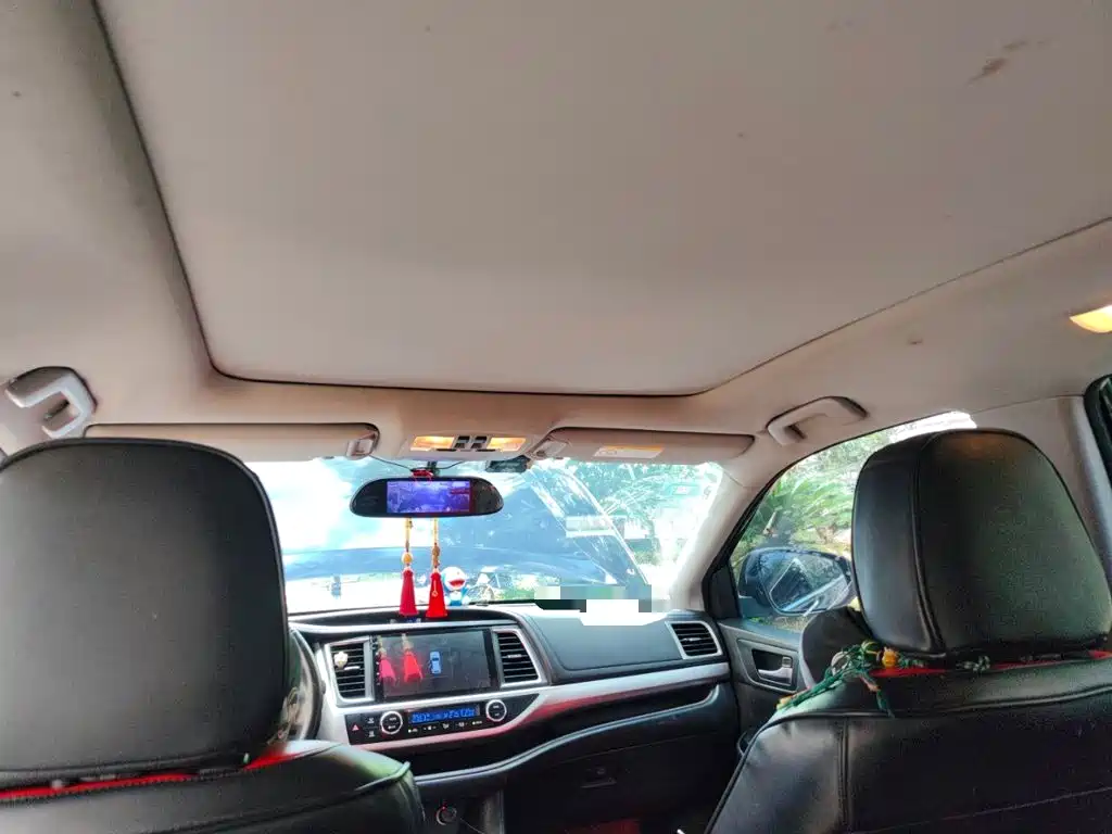 Фото 14 - Toyota Highlander