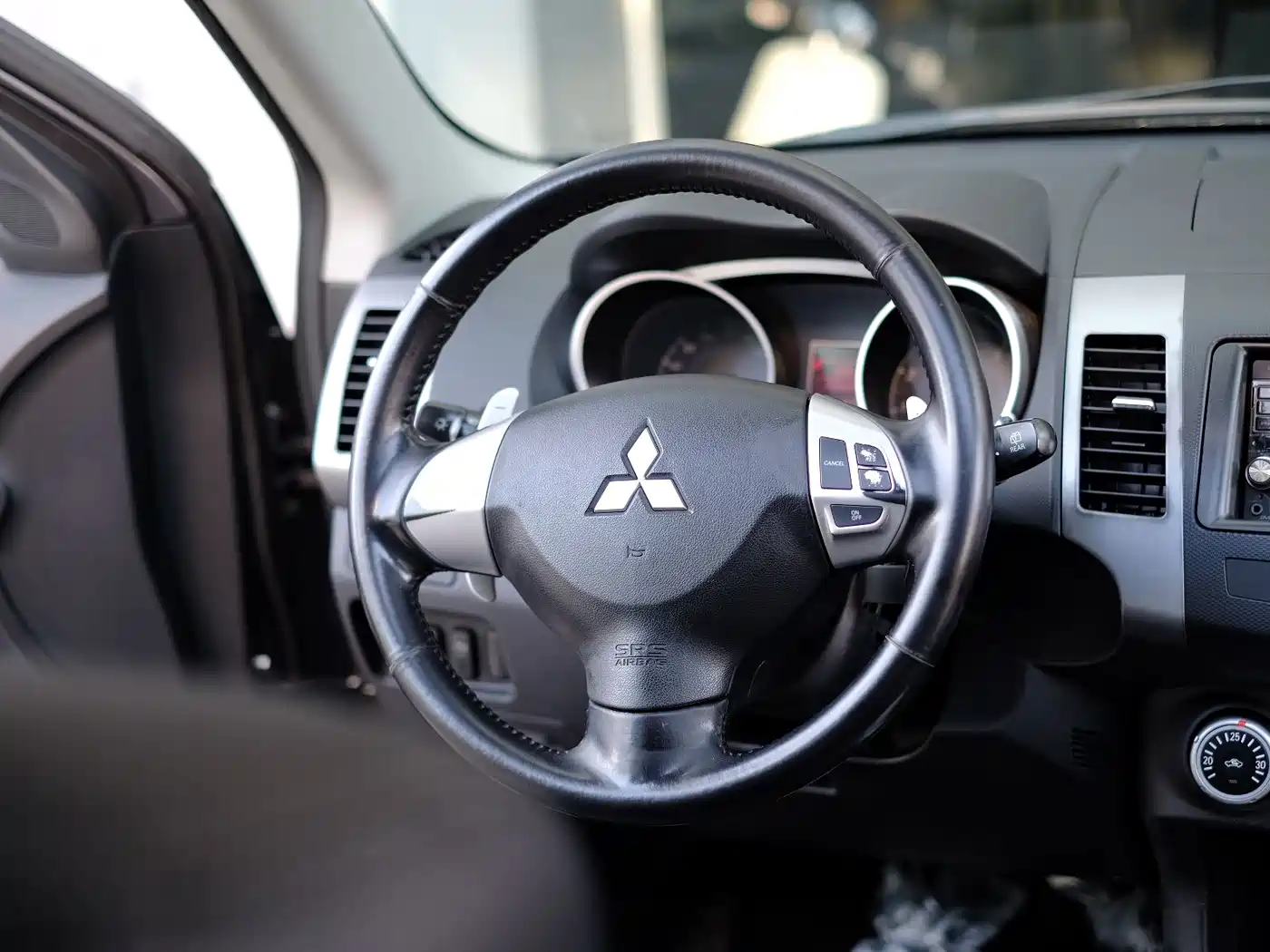 Mitsubishi Outlander (Import) 2009 2009 3.0 Luxury