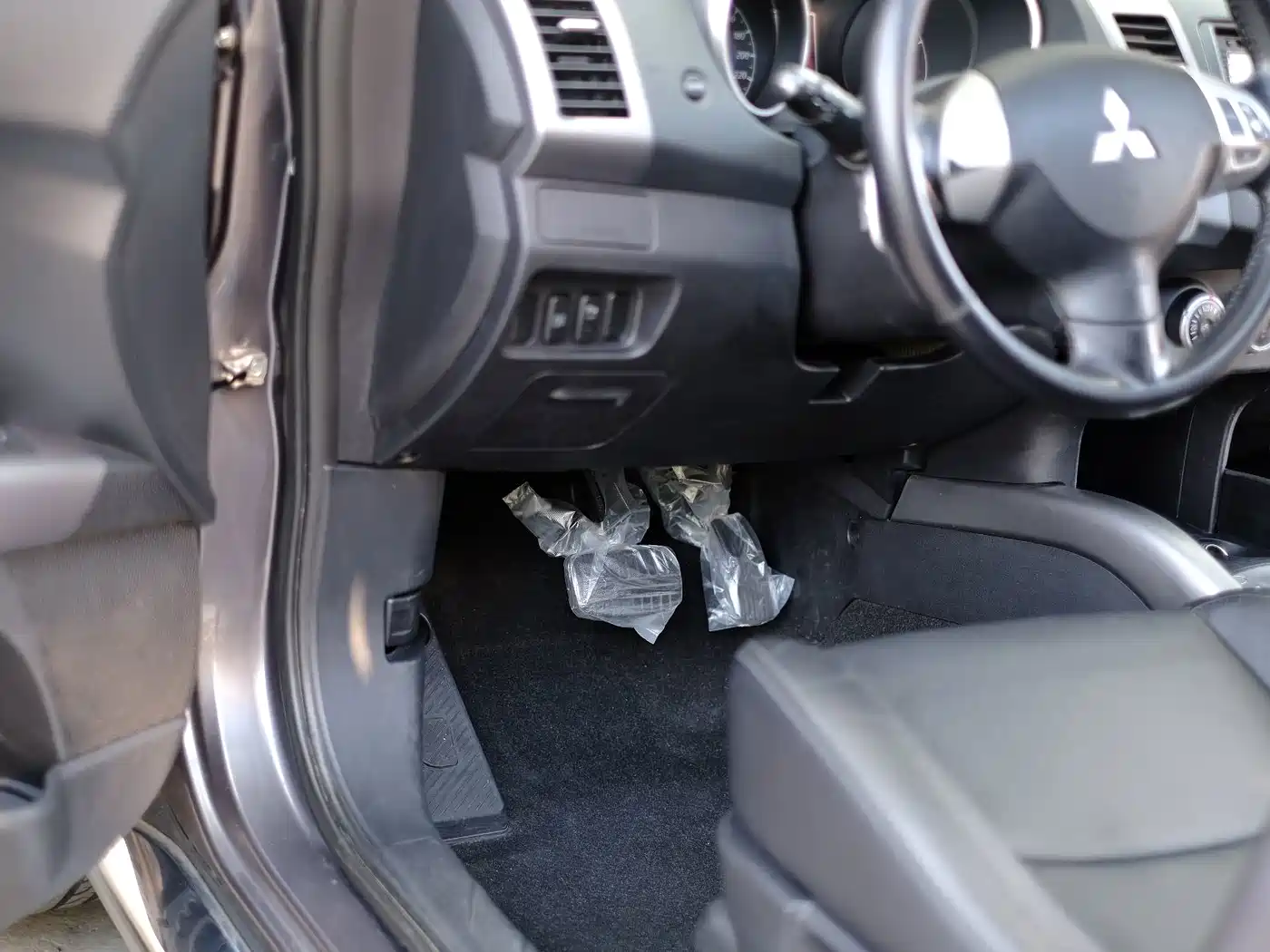 Mitsubishi Outlander (Import) 2009 2009 3.0 Luxury