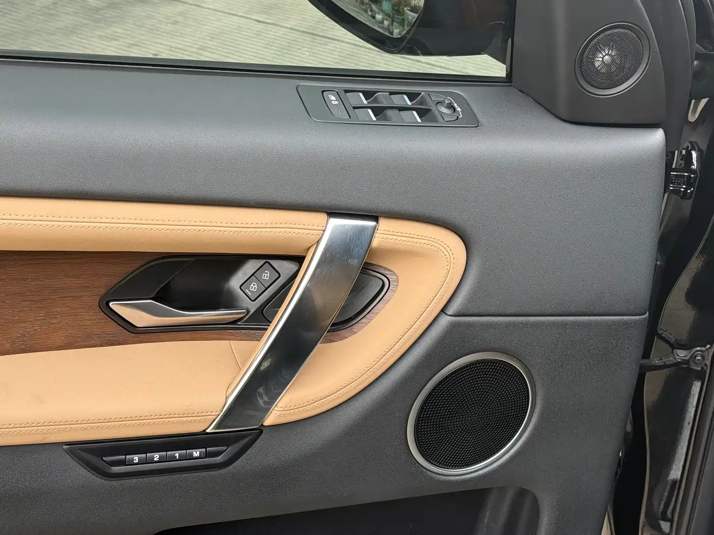 Land Rover Discovery Sport 2024 Luxury Custom Edition фото 6