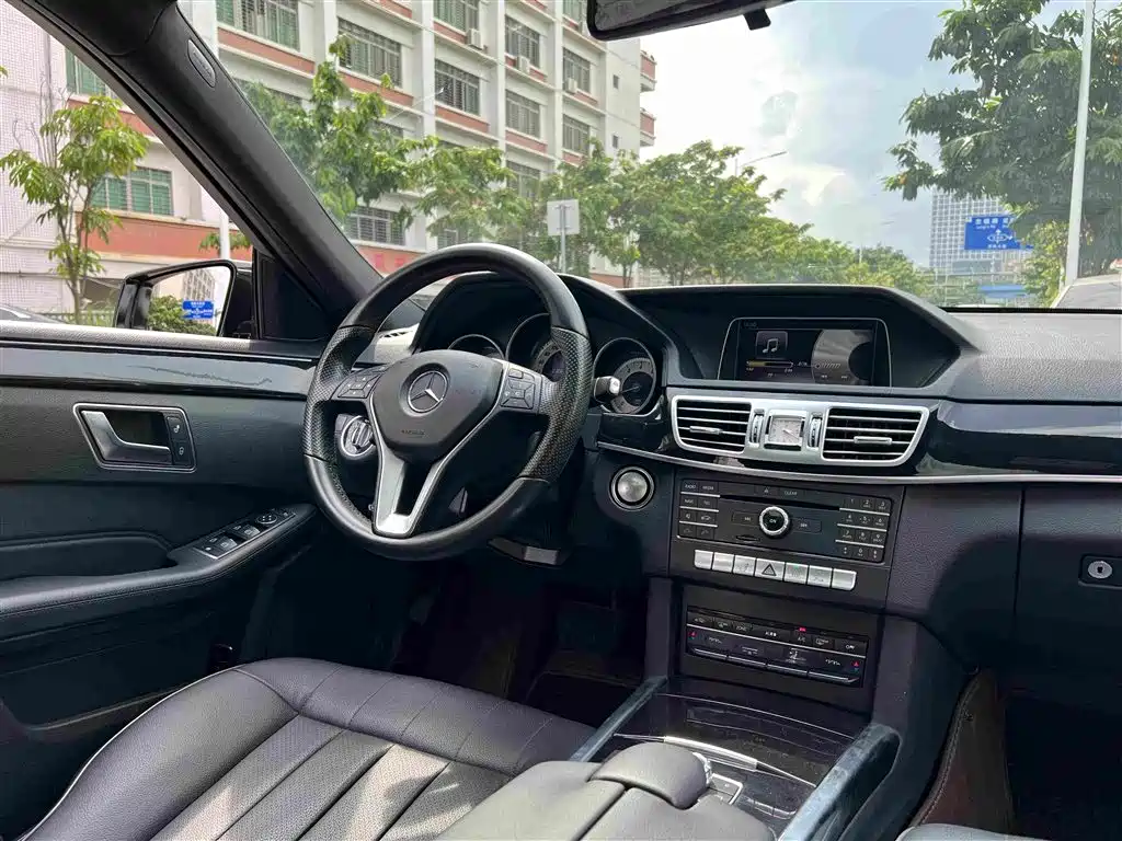 صورة 11 - Mercedes-Benz E-Class