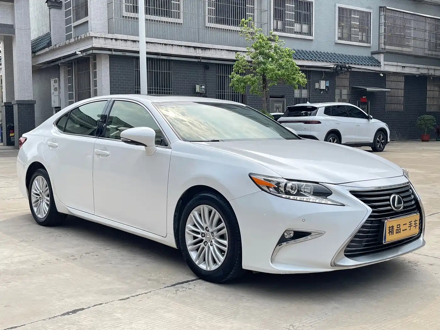 Lexus ES 2017 200 30th Anniversary Edition фото 3