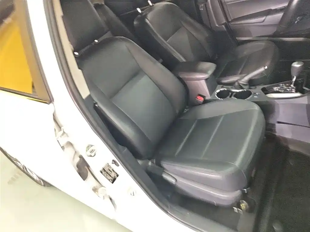 Toyota Corolla 2018 1.2T S-CVT GL Smart Edition фото 25
