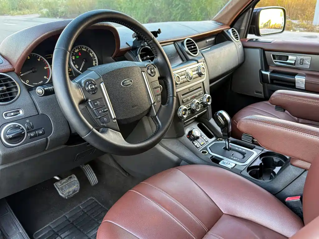 Фото 12 - Land Rover Discovery