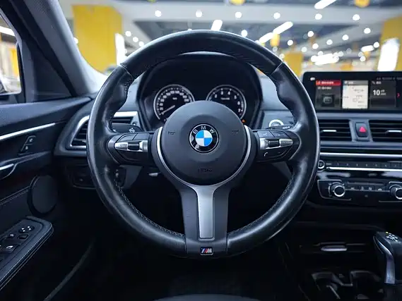 BMW 1 Series 2019 118i M Sport Package фото 12
