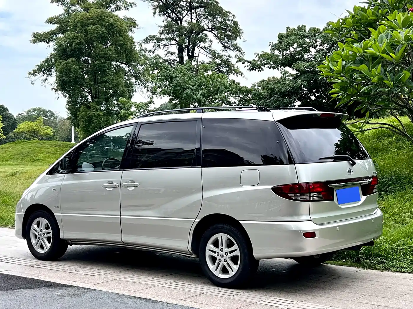 Toyota Previa 2004 2.4L AT фото 4