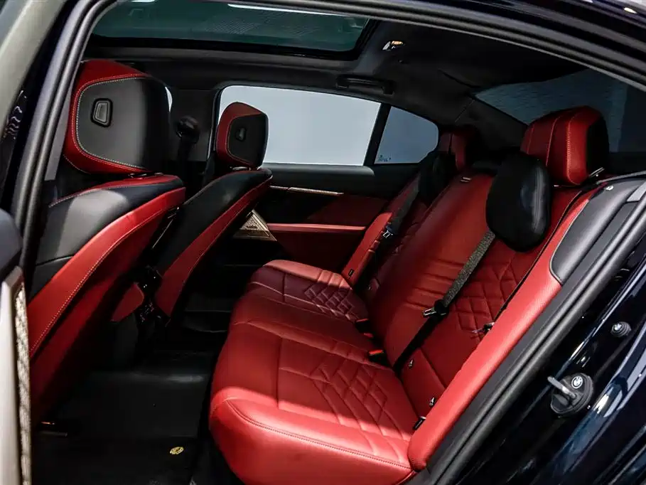 BMW 5 Series 2025 530Li Premium M Sport Package фото 10