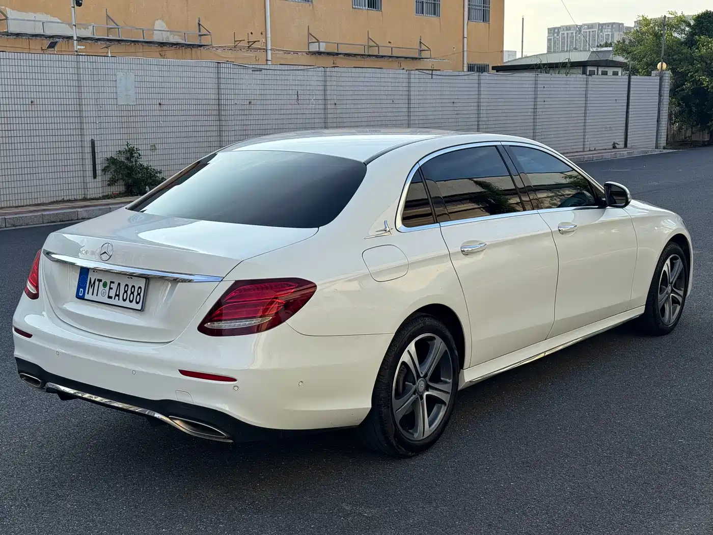 Mercedes-Benz E-Class 2016 E 200 L Sport Type фото 4