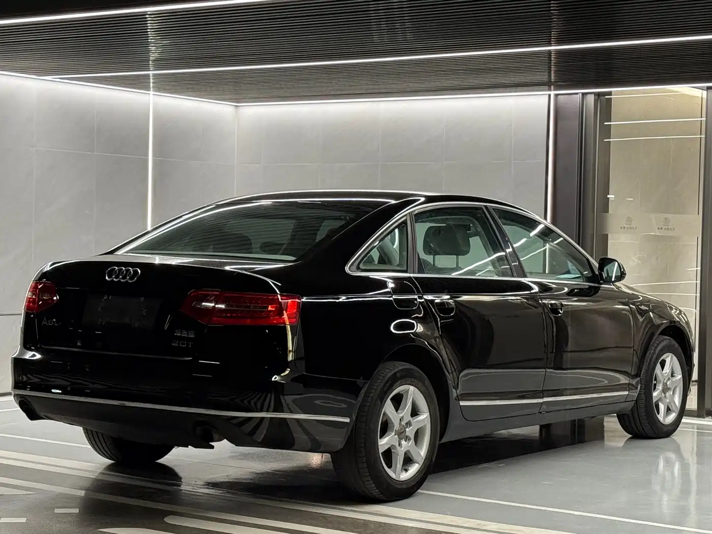 Audi A6L 2011 2.0 TFSI Automatic Comfort фото 17