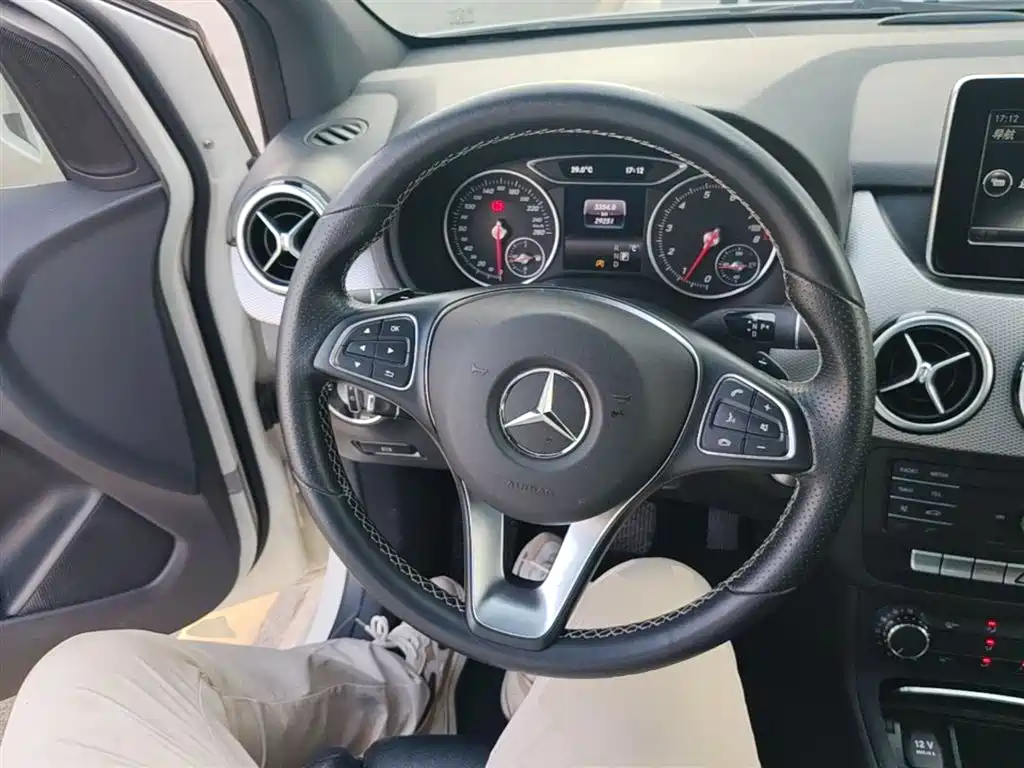 Mercedes-Benz B-Class 2015 B 200 Dynamic фото 11