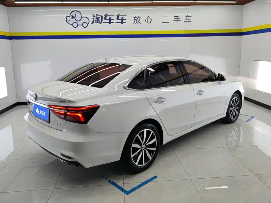 Roewe i6 2017 2017 20T Auto Internet Smart Premium Edition