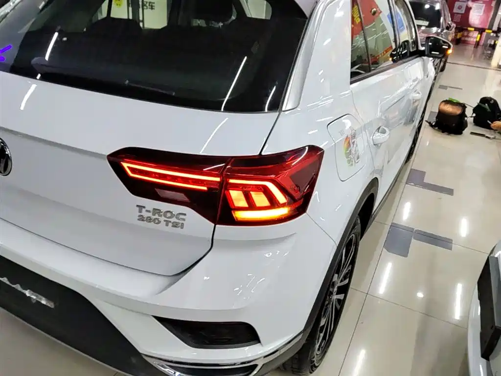 Volkswagen T-ROC 2019 280TSI DSG 2WD Comfort Version China VI фото 8