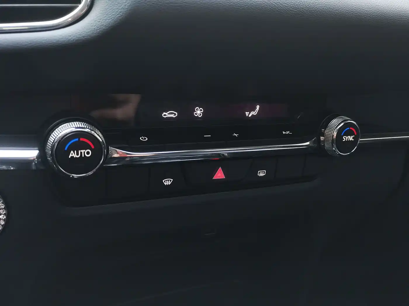 Фото 9 - Mazda CX-30