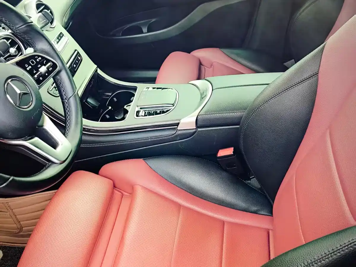 Mercedes-Benz GLC Coupe 2020 GLC 300 4MATIC Coupe SUV фото 9