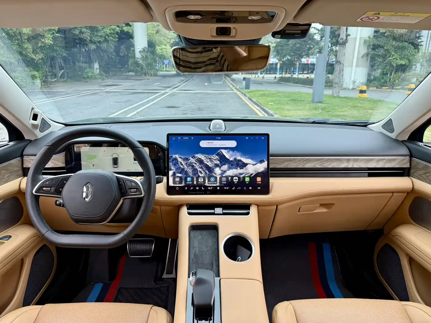 AITO Wenjie AITO M5 2022 Extended Range AWD Ultimate Edition фото 13