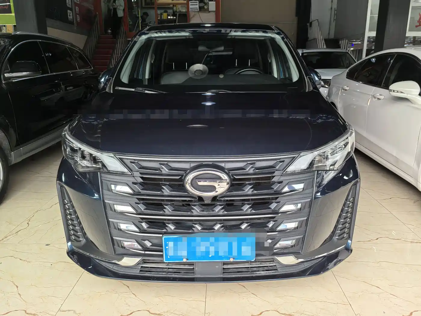 GAC Trumpchi Trumpchi M6 2021 270T DCT Luxury Edition (7-Seater) фото 2