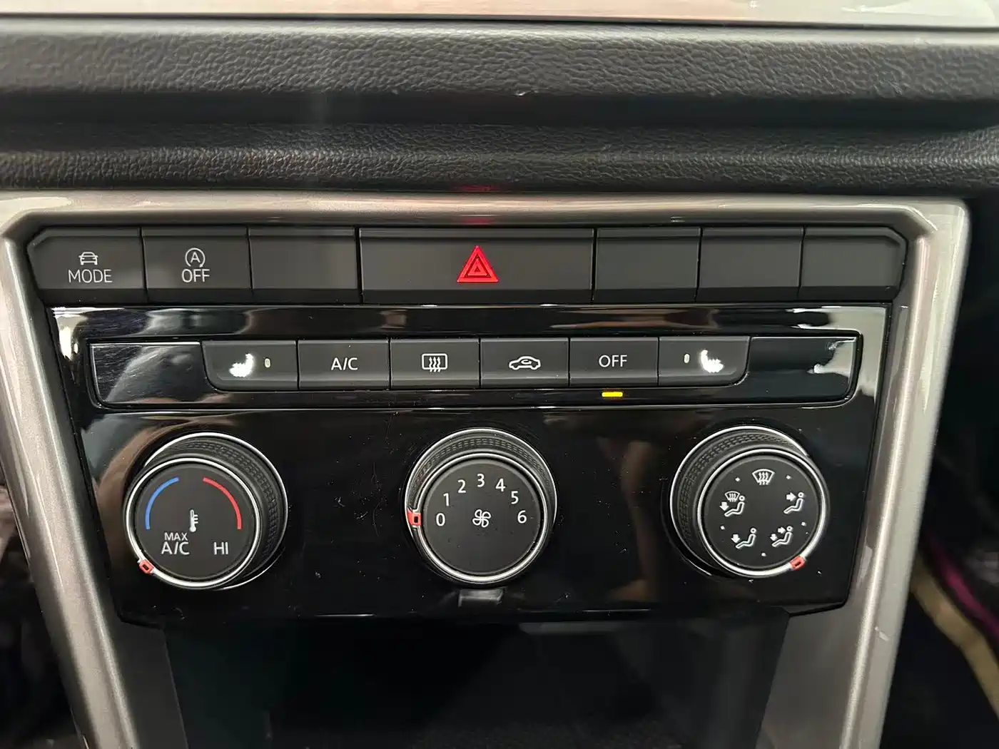 Volkswagen T-ROC 2022 280TSI DSG 2WD Comfort PLUS фото 17