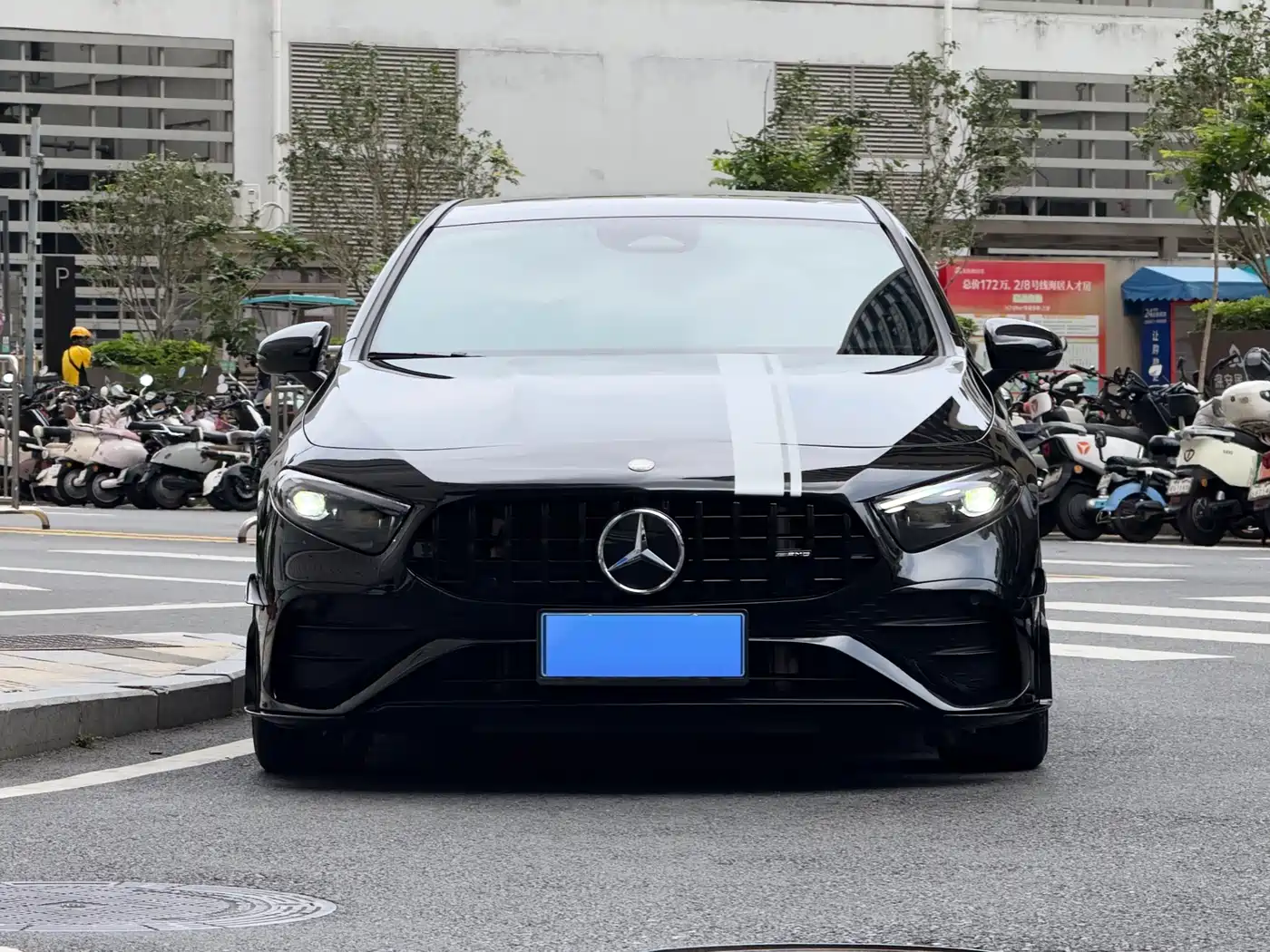 Mercedes-Benz A-Class AMG (Import) 2024 Facelift AMG A 35 4MATIC фото 2
