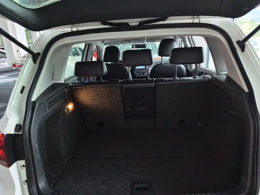 Volkswagen Tiguan 2015 1.8TSI Automatic 2WD Trendline фото 19