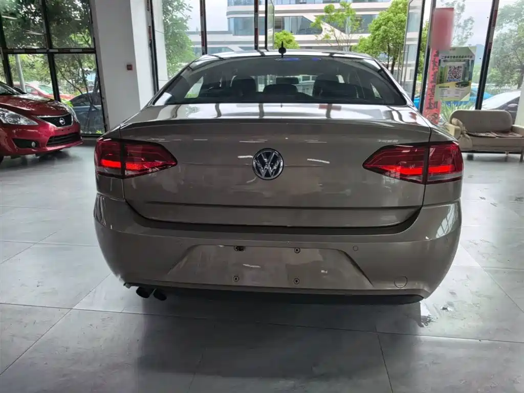 Volkswagen Lamando 2017 230TSI DSG Trend Edition фото 6