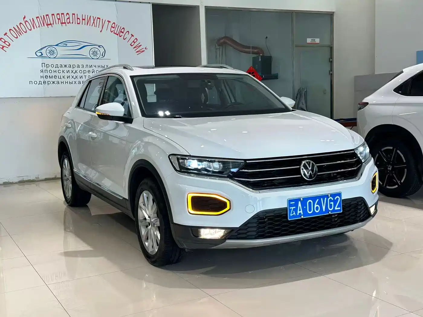 Volkswagen T-ROC 2022 280TSI DSG 2WD Comfort PLUS фото 2