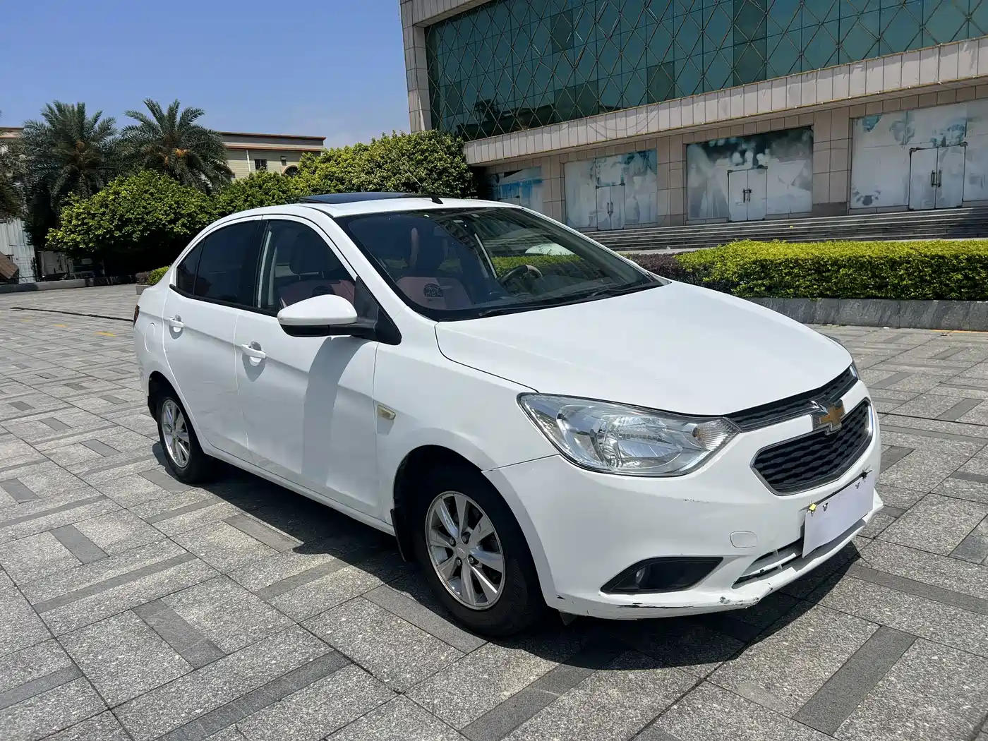 Chevrolet Sail 2015 Sail 3 1.5L AMT Happiness Sunroof Edition фото 3