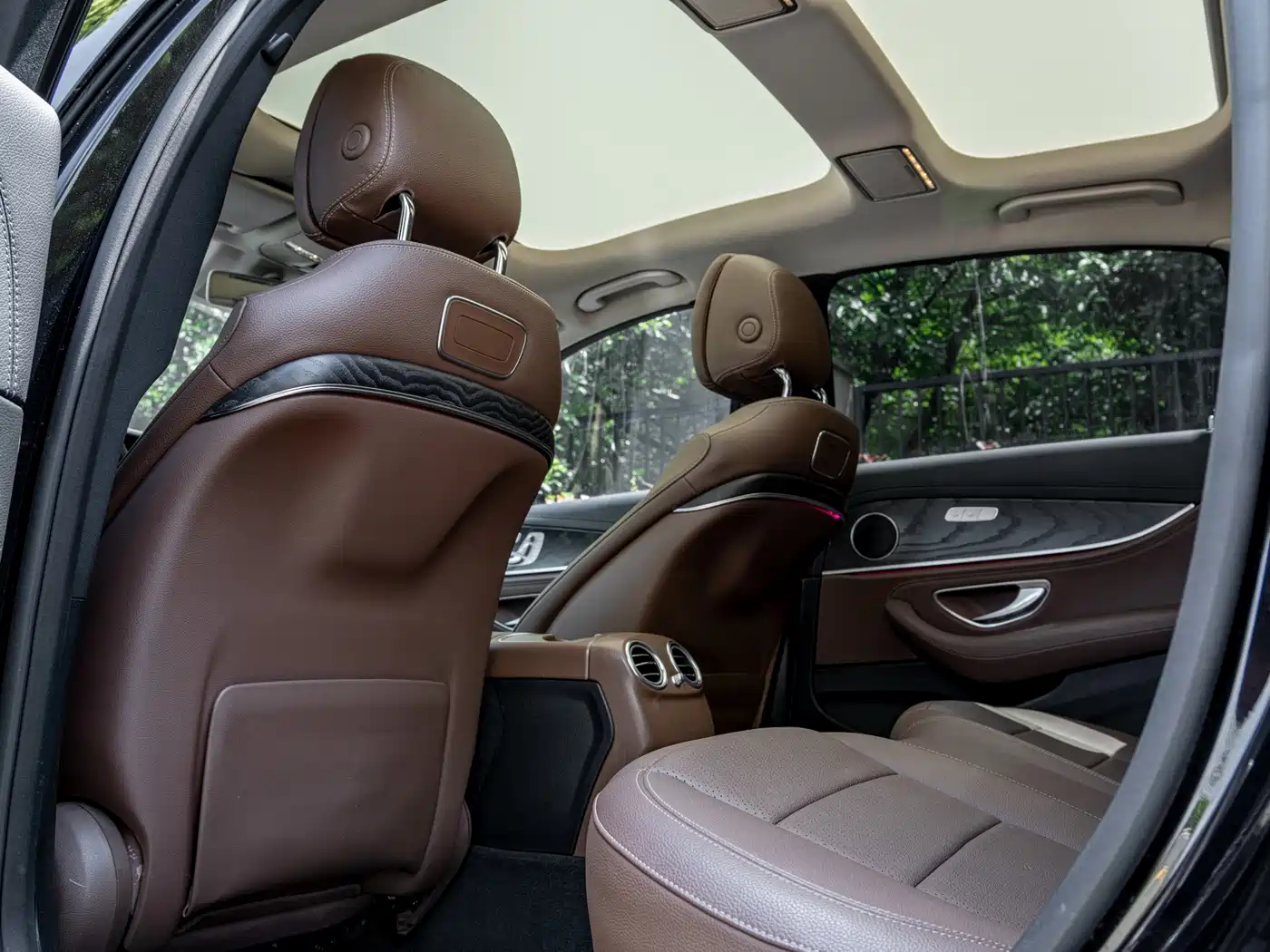 Mercedes-Benz E-Class 2016 E 300 L Sport Luxury фото 11