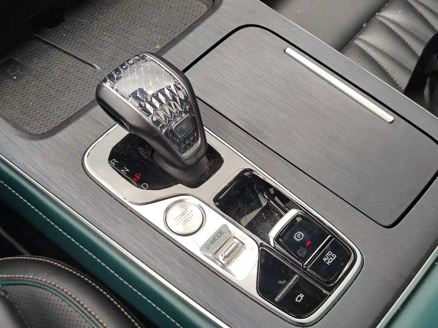 GAC Trumpchi Trumpchi GS8 2022 Pilot Series 2.0TGDI 2WD Luxury Smart Connect Edition (7-Seater) фото 15