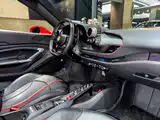 Photo 18 - Ferrari F8
