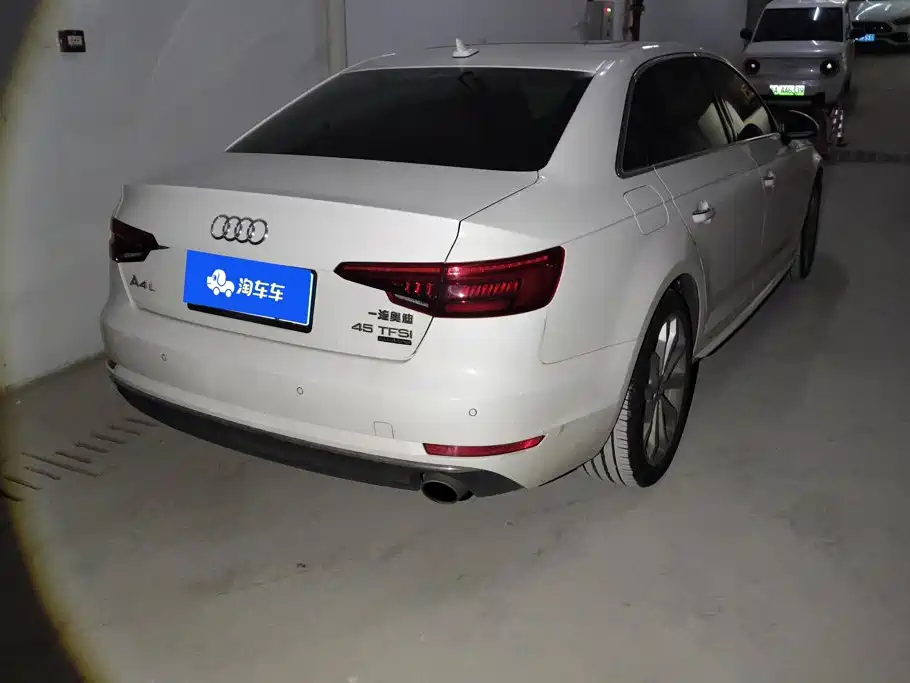 Фото 3 - Audi A4L