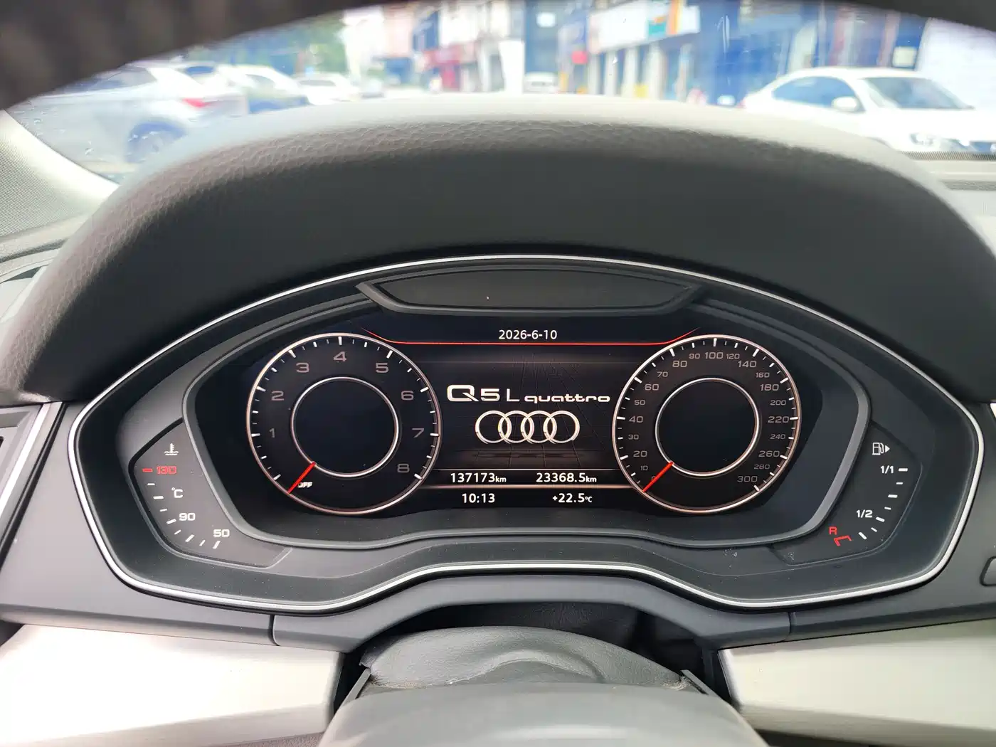 Фото 11 - Audi Q5L