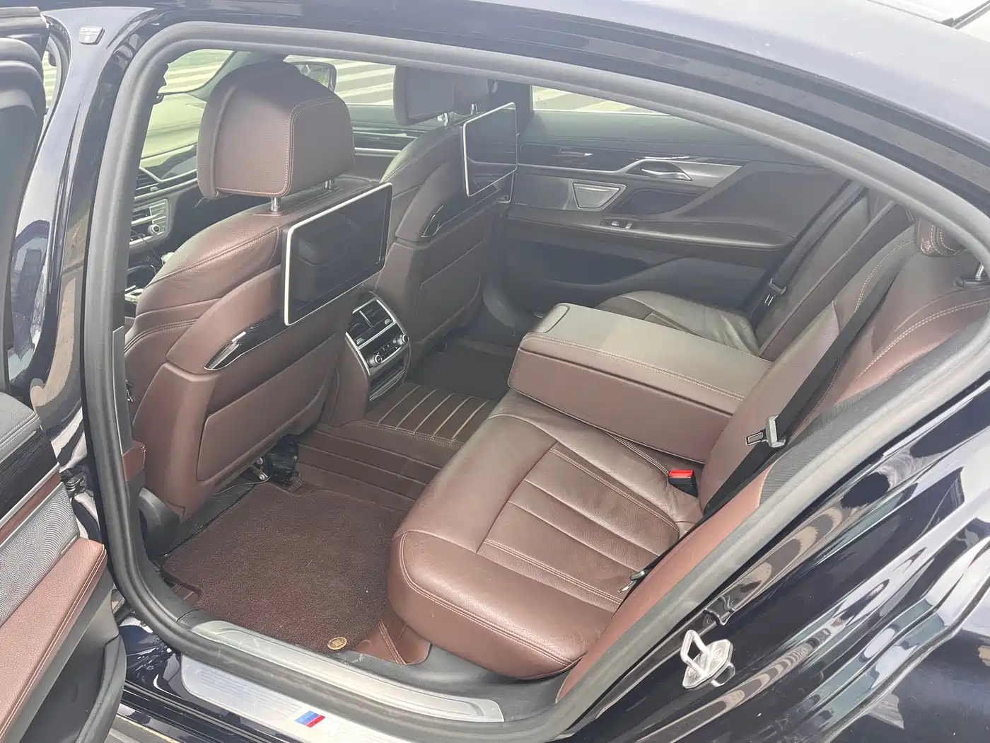 BMW 7 Series 2018 730Li Leading Type M Sport Package фото 9