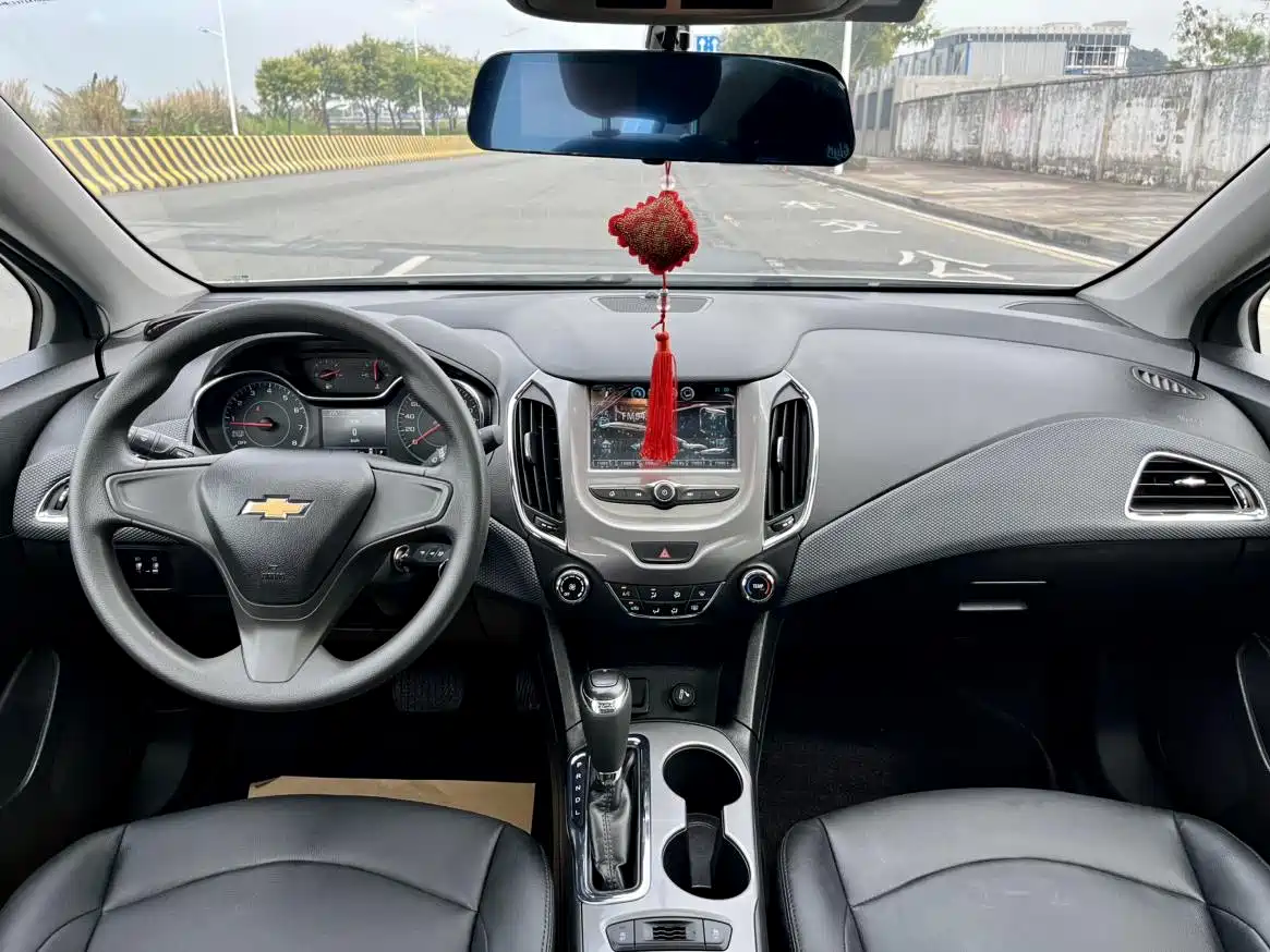 Chevrolet Cruze 2017 1.4T DCT Pioneer Sunroof фото 5