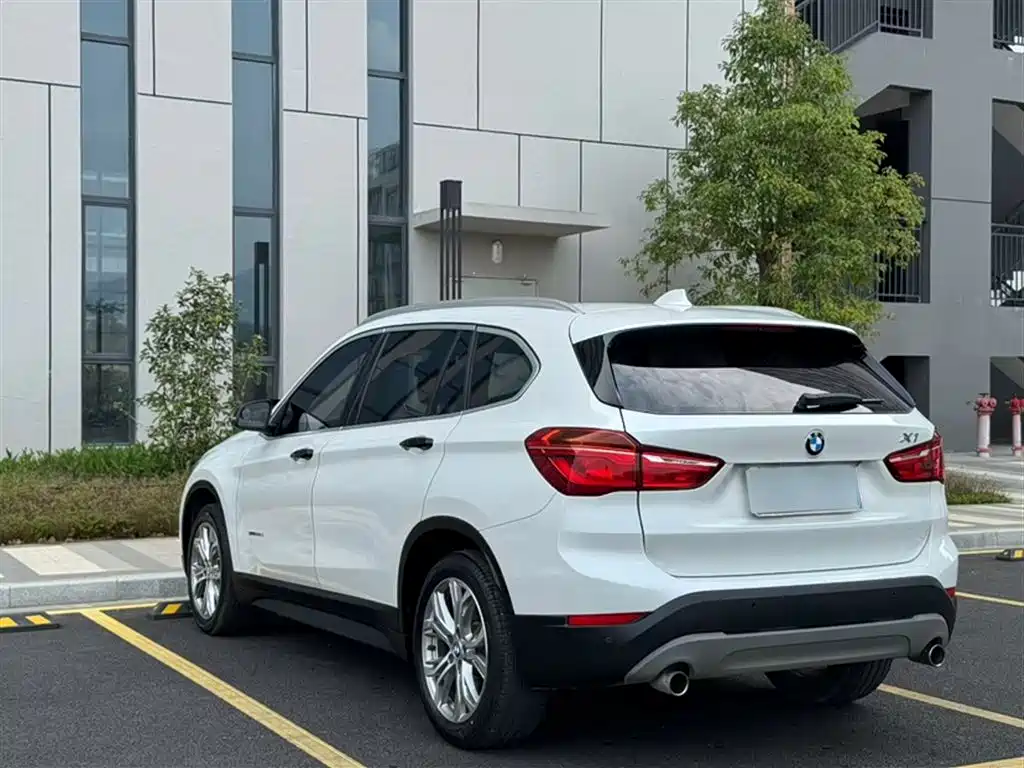 BMW X1 2018 sDrive20Li Leading Model фото 25