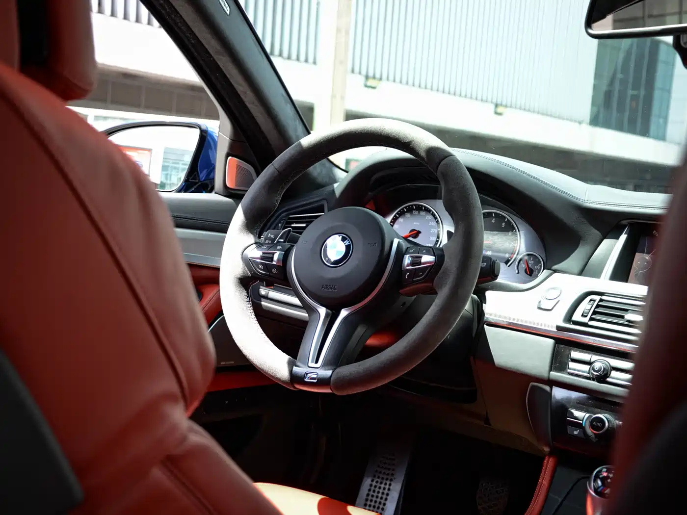 BMW M5 2014 M5 фото 15