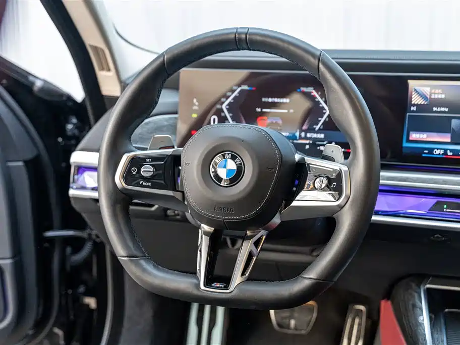 BMW 7 Series 2023 Model 735Li M Sport Package фото 12