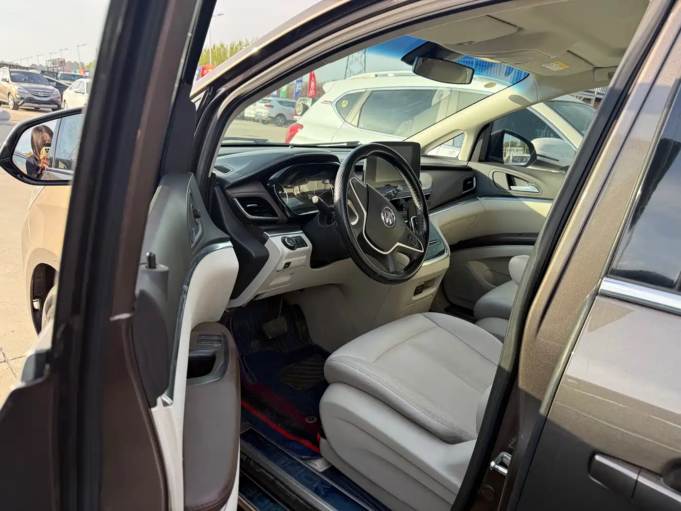 Buick GL8 2021 Land Business Class 652T Comfort фото 7