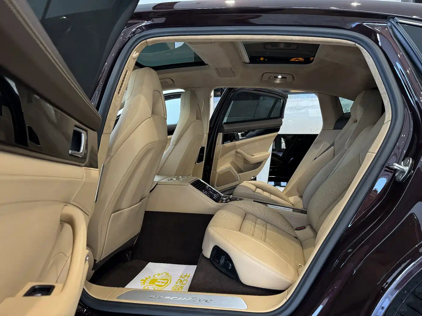 Porsche Panamera 2023 Panamera 4 Executive Long Wheelbase 2.9T фото 10