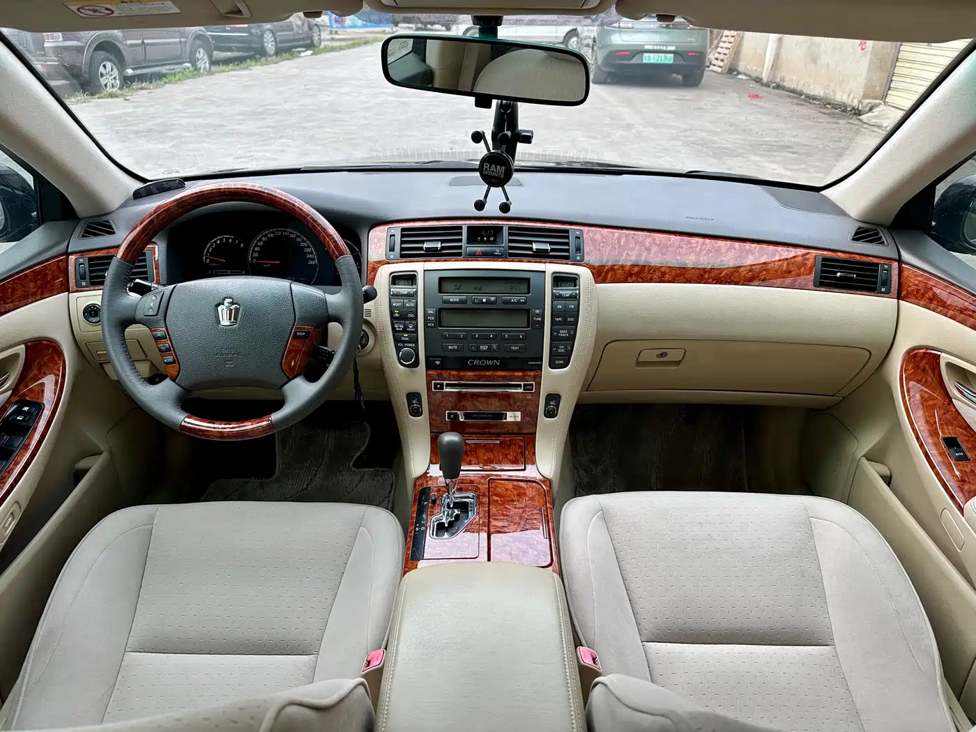 Toyota Crown 2007 2.5L Royal Special Edition фото 10