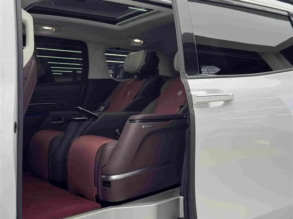 Buick Century 2024 2023 2.0T 7-Seater World Edition