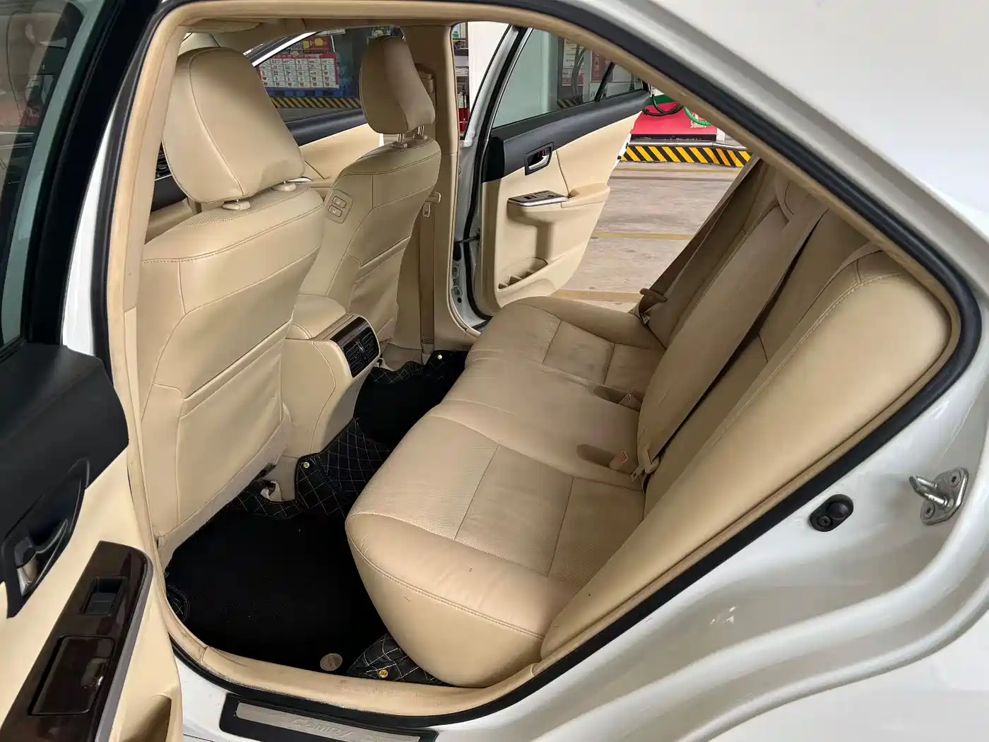 Toyota Camry 2016 2.0G 10th Anniversary Leading Edition фото 8